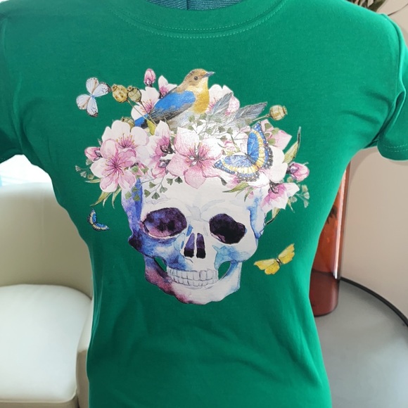 FabulouslyFitted | Custom Graphic Print T-shirt - Floral Skull - Picture 2 of 4